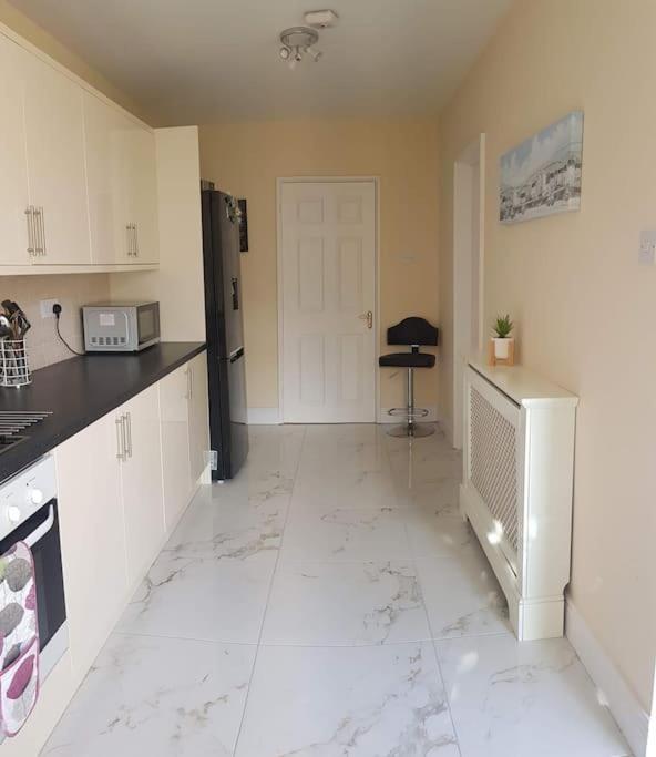 3 Bedroom 3 Bathroom House, Dublin Lucan Zewnętrze zdjęcie