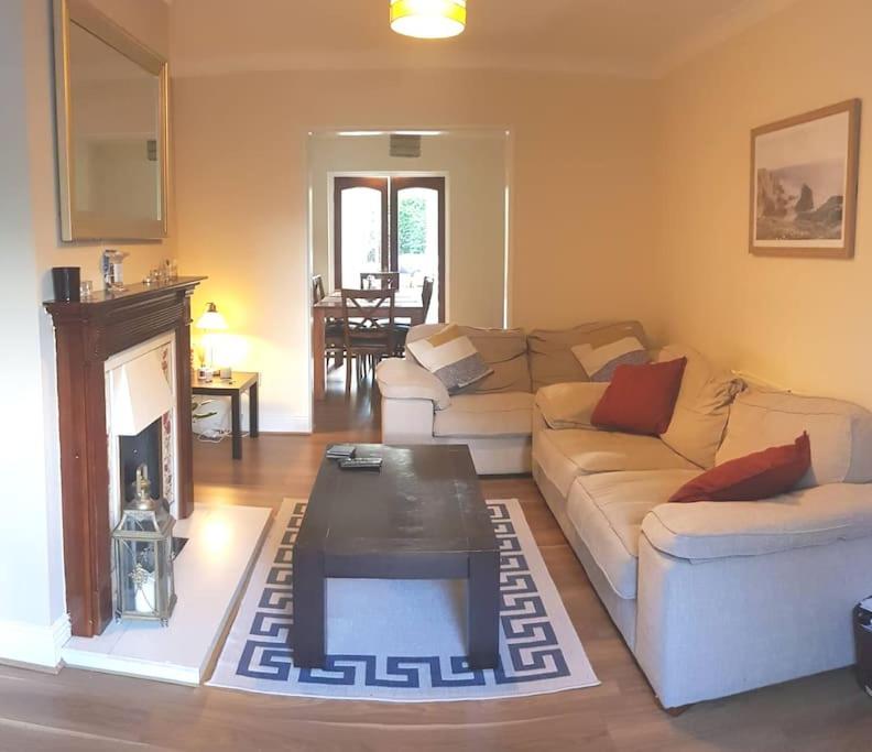 3 Bedroom 3 Bathroom House, Dublin Lucan Zewnętrze zdjęcie